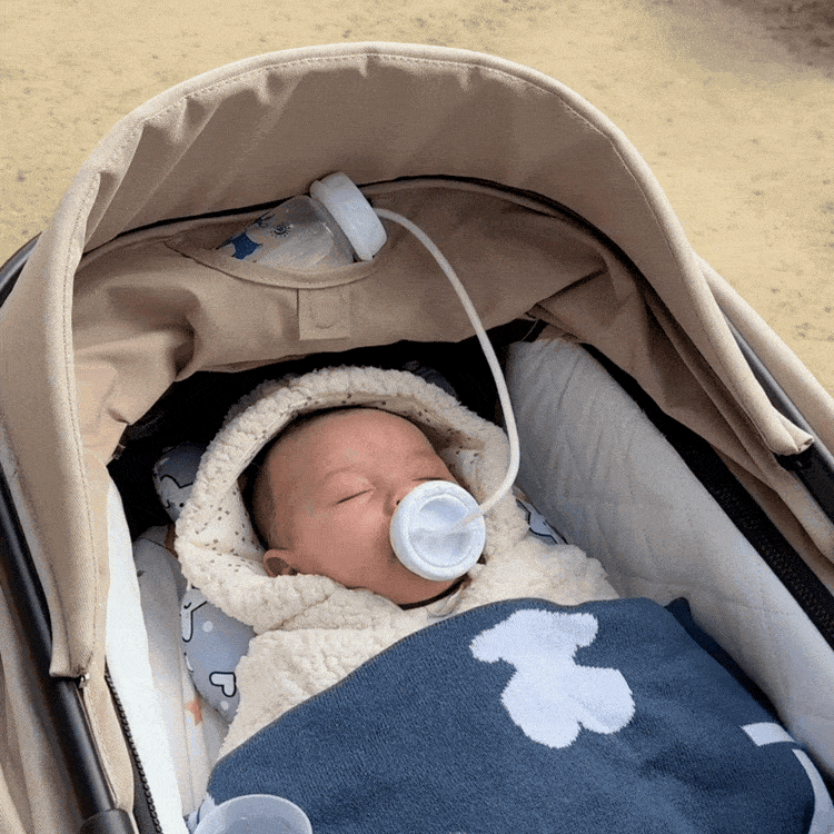 Hands-Free Baby Feeding Bottle