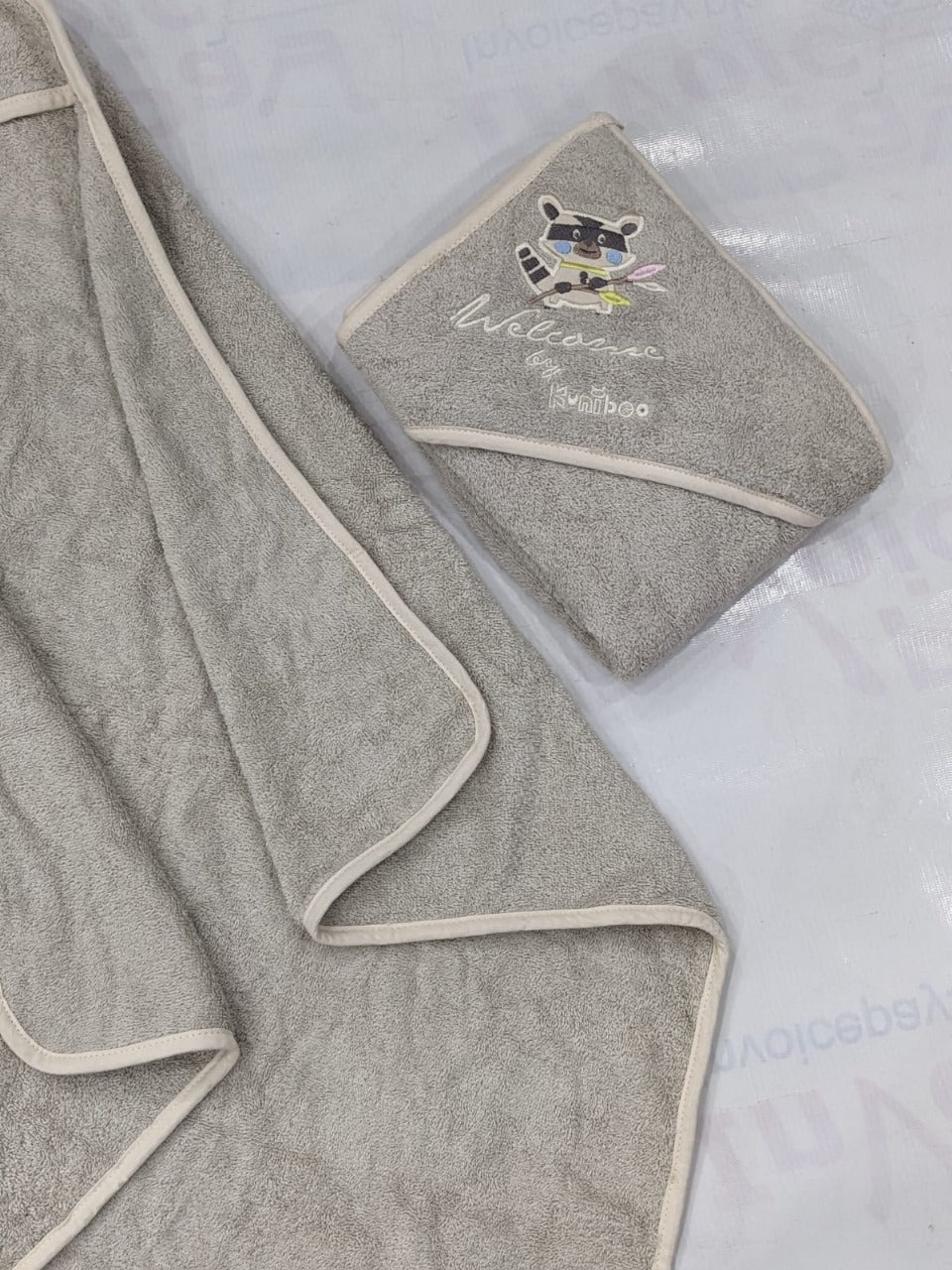 Fresh Embroidery baby and kids hooded towel